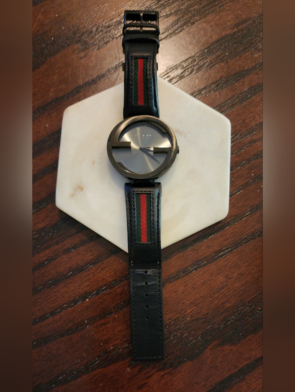 Gucci Watch Interlocking Anthracite GG With Gucci Green & Red Striped Band